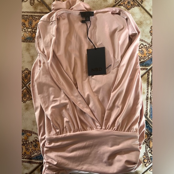 NBD x revolve mini dress fitted deep neck ruched long sleeve small soft nwt new - Picture 6 of 7